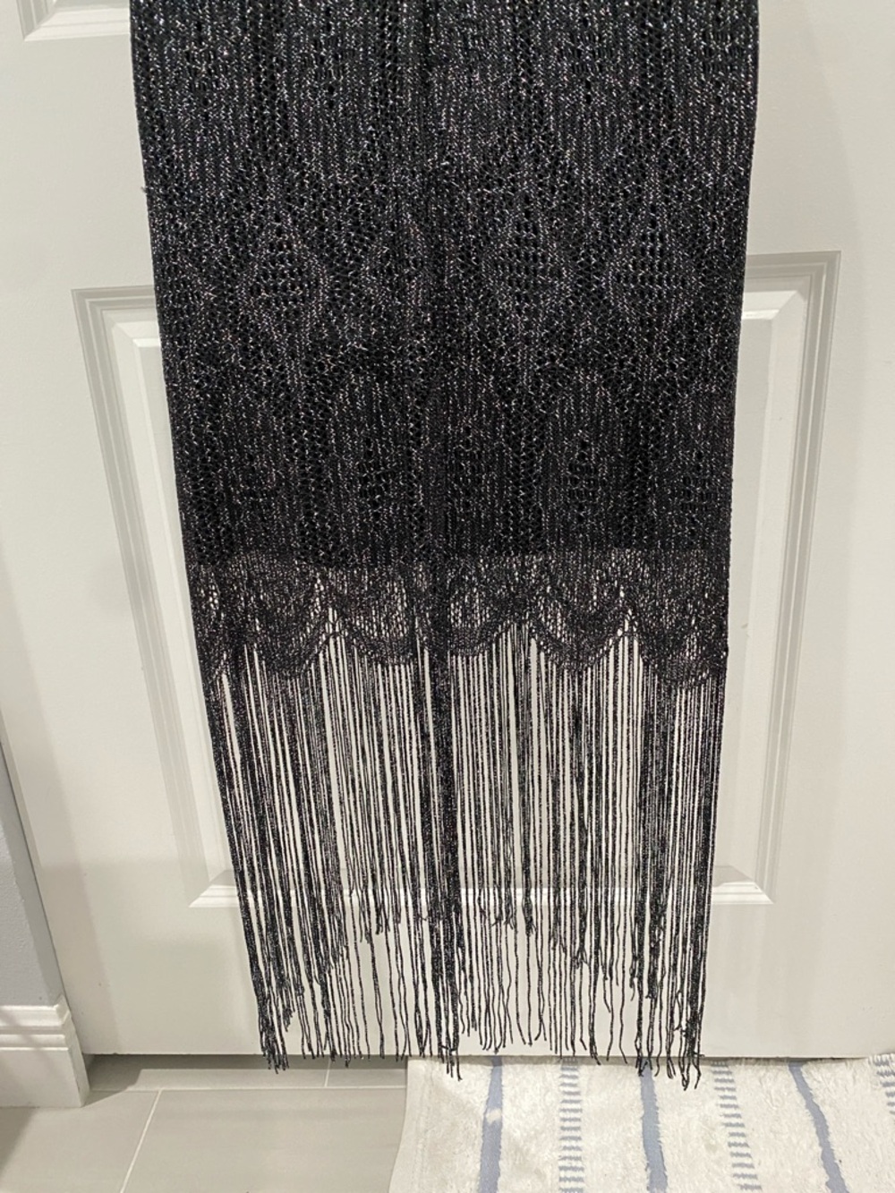 Onyx Nite Sparkly Metallic Black Cocktail Dress With Scalloped Fringe Hem Size 4 - Picture 7 of 17